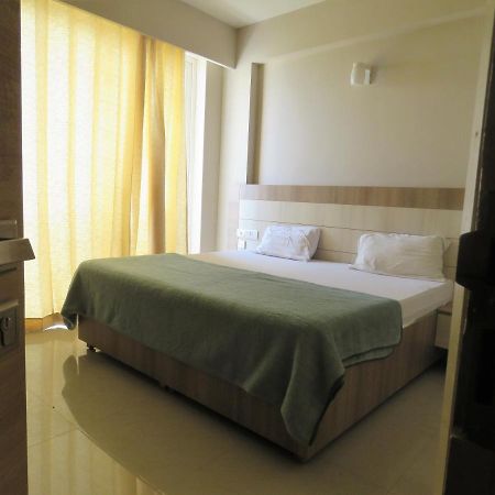 Vrindavan Inn Exteriör bild
